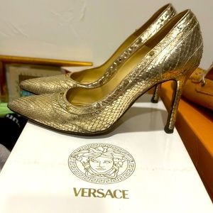 Versace gold python pumps